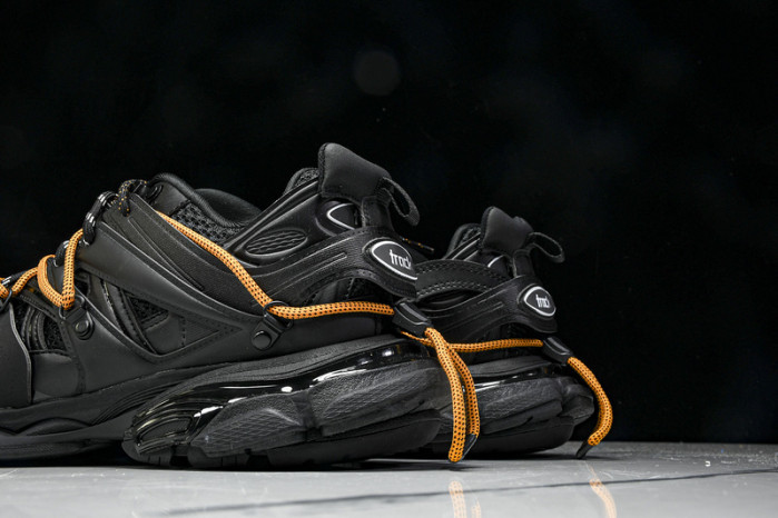 BL TRACK -COPSHOE BL -Track 01