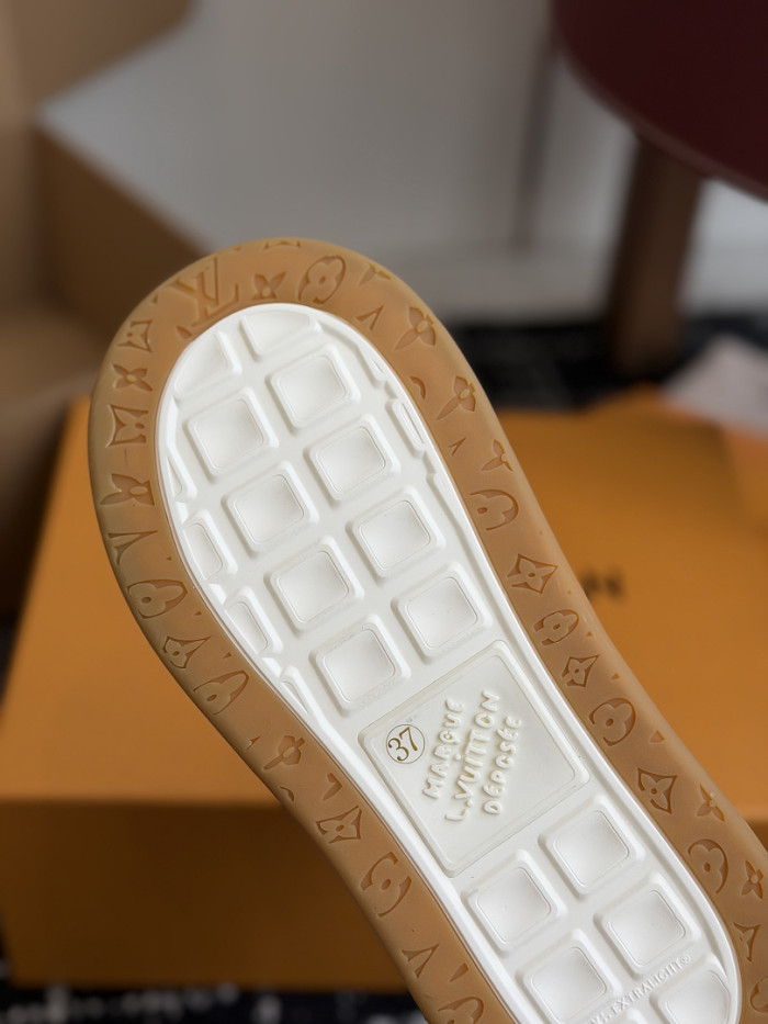 LVT Tilted Sneaker COPSHOE L&V-TI18