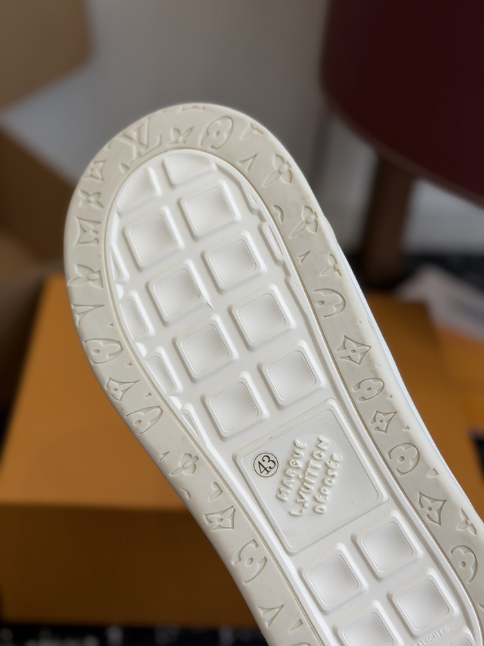 LVT Tilted Sneaker COPSHOE L&V-TI14