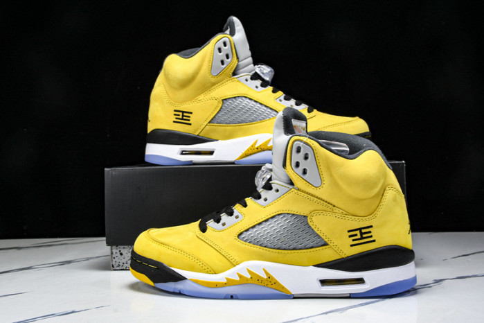 Jordan 5 Retro Tokyo T23 (2025) - IO3372-700