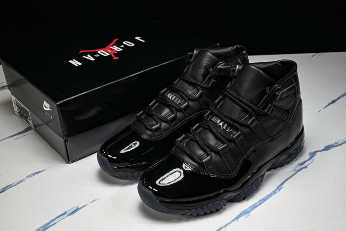omme des Garcons Homme Plus Air Jordan 11 IV7639-001 (2026 )