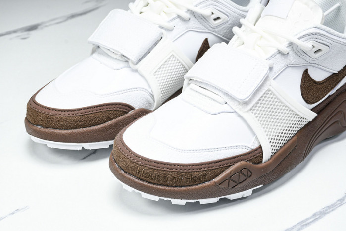 Nike Zoom Field Jaxx SP Travis Scott HQ3073-100