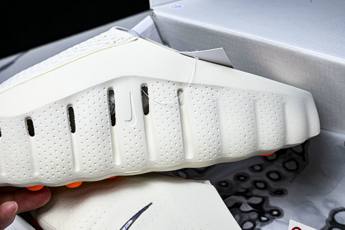 Nike Mind 001 