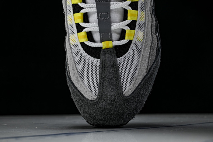Undefeated x Nike Air Max 95 Yellow - IB4523-002