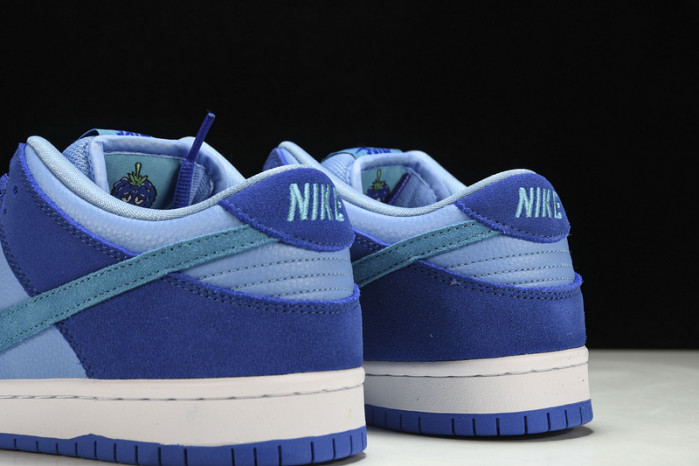 nike sb dunk low blue raspberry - dm0807-400