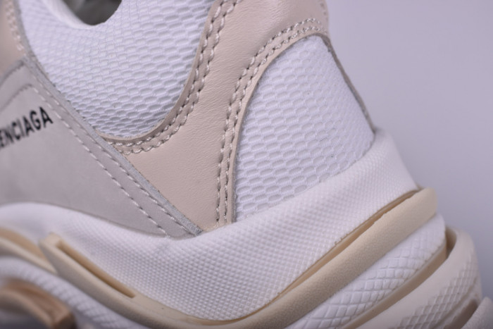 bl 17fw triple s“cream” 490671-w06f1-9000