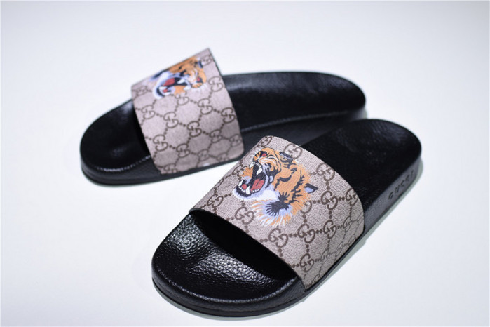 gc leather slide sandal with tiger 456234 k5y00 8919